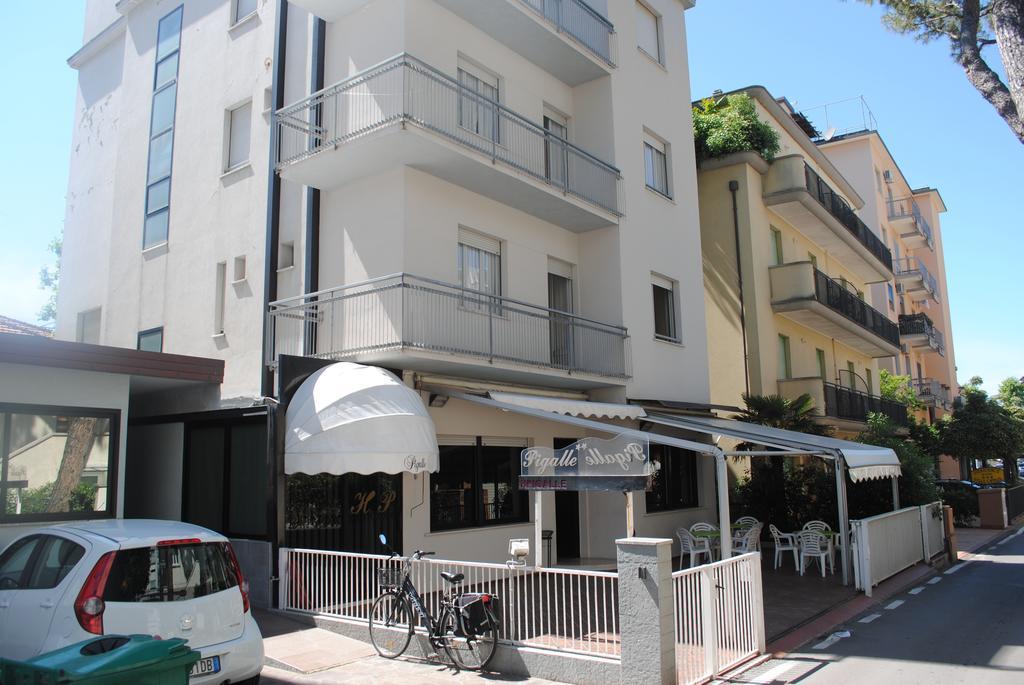 Hotel Pigalle Rimini Buitenkant foto