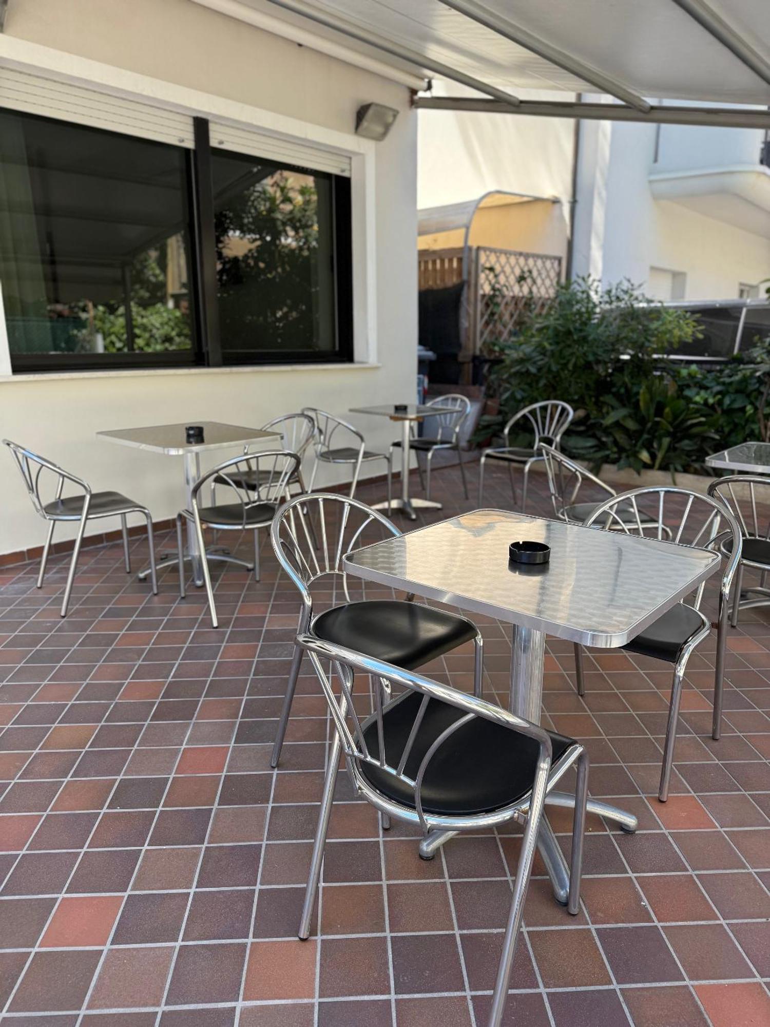 Hotel Pigalle Rimini Buitenkant foto
