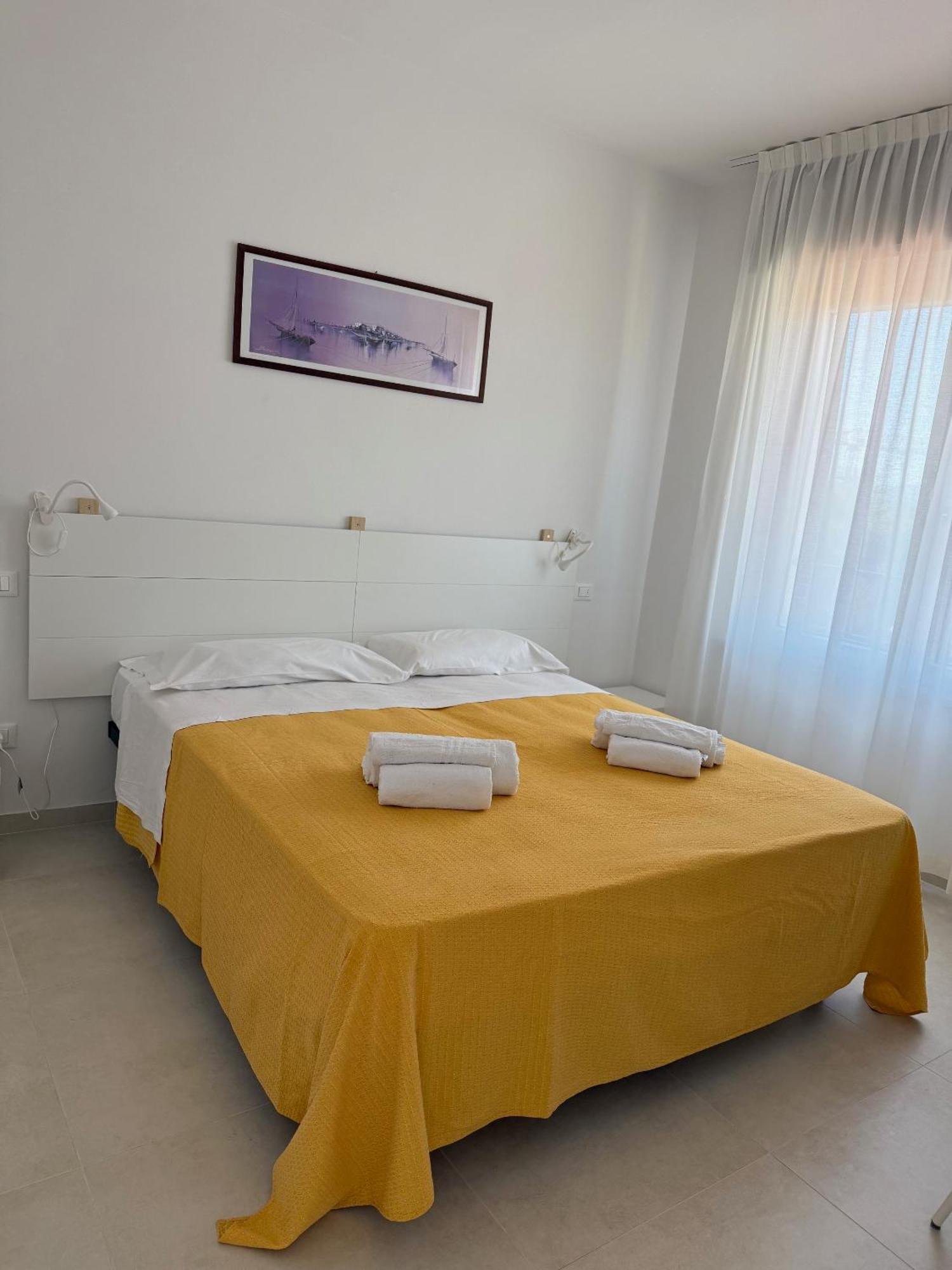 Hotel Pigalle Rimini Buitenkant foto
