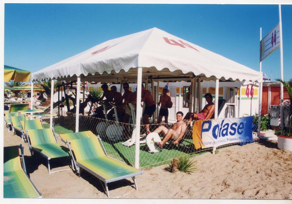 Hotel Pigalle Rimini Buitenkant foto